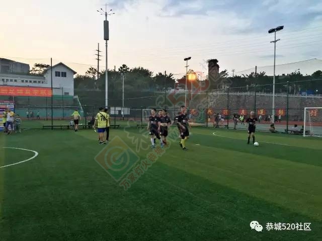 前天恭城五人制足球夏季联赛在体育馆开幕，更多精彩赶紧戳进来一起看！407 / 作者:莲花的烂崽 / 帖子ID:221163