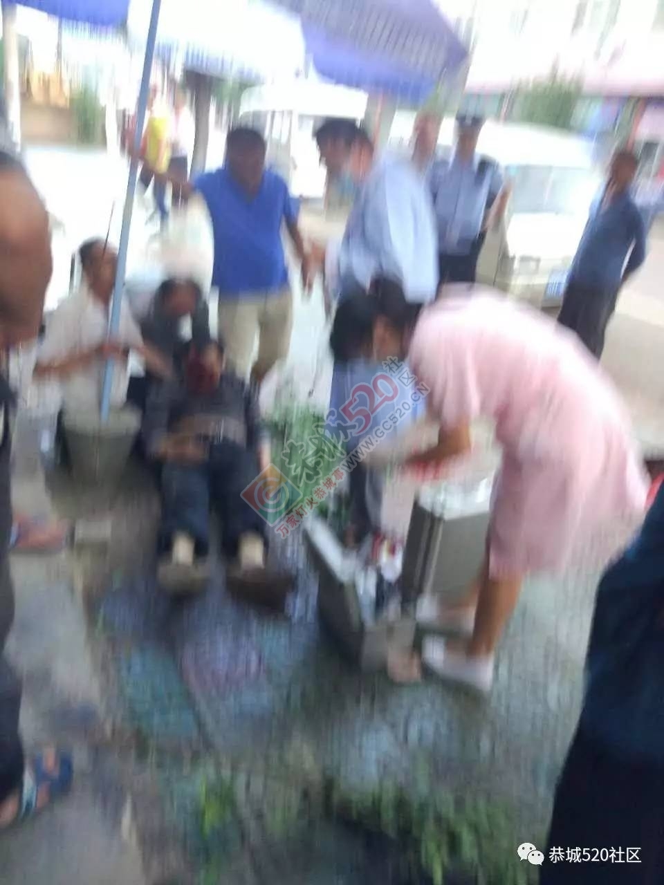 【突发】恭城西岭街一人在搭铁棚时不慎坠楼当场身亡137 / 作者:豌豆公主 / 帖子ID:222982