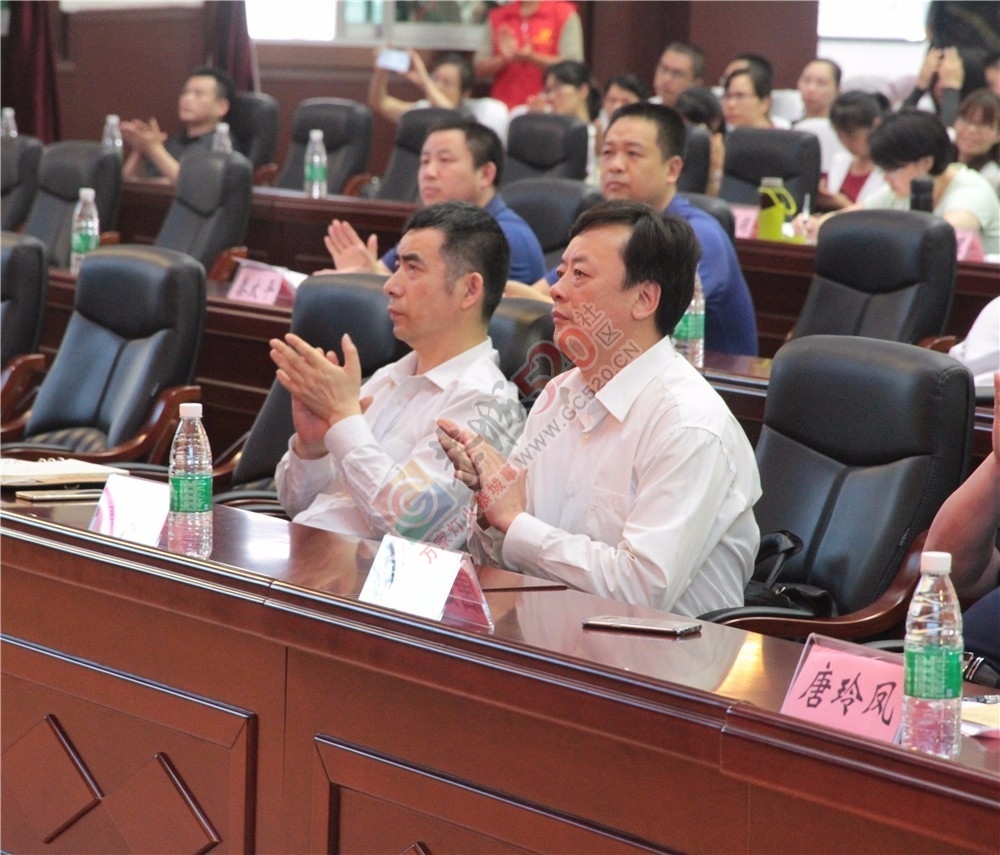 自治县实施中华优秀传统文化传承发展工程全面启动仪式--弘扬中华优秀传统文化专题讲座498 / 作者:歌声回荡 / 帖子ID:227617