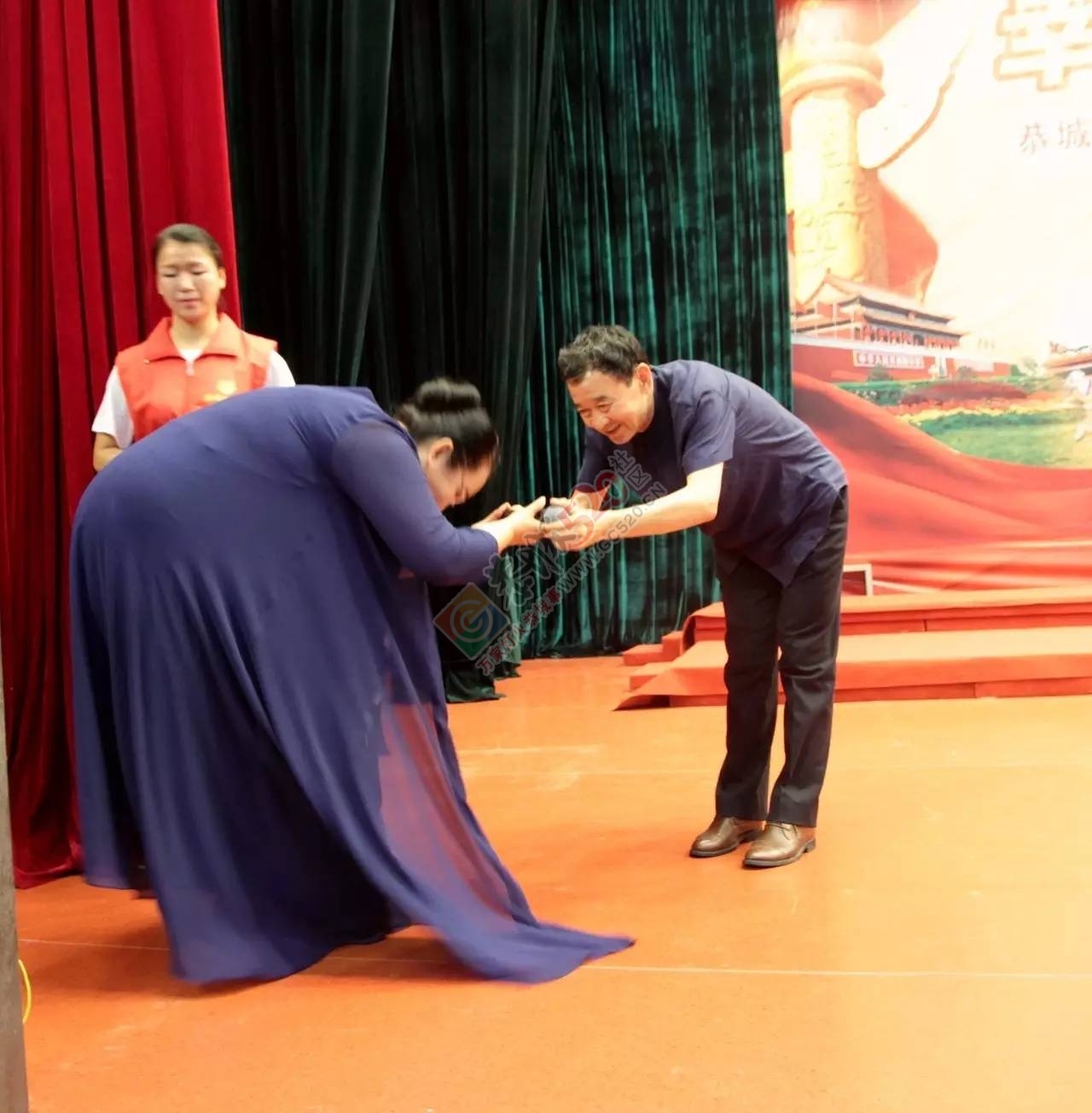 自治县实施中华优秀传统文化传承发展工程全面启动仪式--弘扬中华优秀传统文化专题讲座870 / 作者:歌声回荡 / 帖子ID:227617