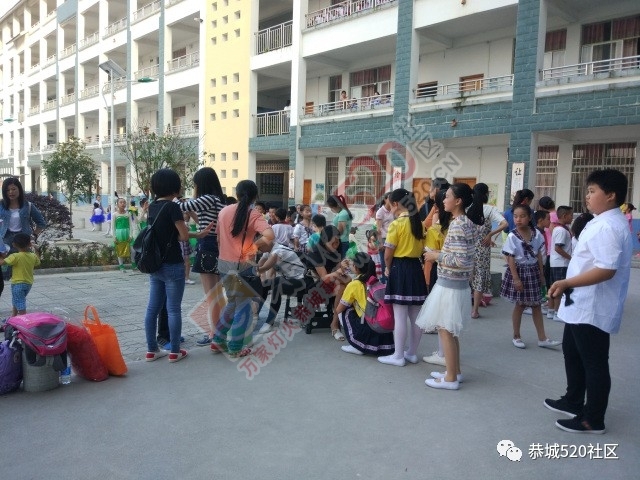 栗木小学举行六一儿童节文艺晚会，现场气氛火爆了！36 / 作者:jphzy / 帖子ID:232073