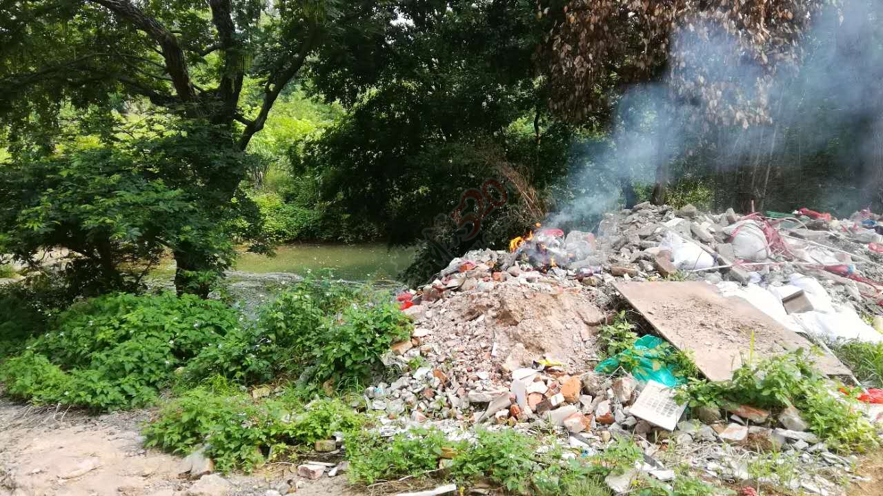 茶江上游凤凰山脚铁路下垃圾堆成山346 / 作者:茶江人 / 帖子ID:232122