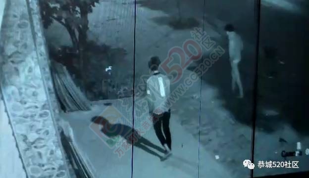 在莲同公路莲花段附近发现专偷摩托车汽油的小偷，已被监控拍到！380 / 作者:红通通 / 帖子ID:232160