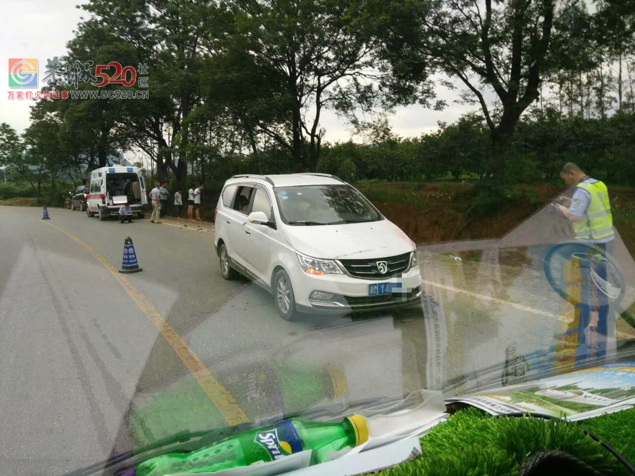 虎尾老园艺场山场转弯处发生一起交通事故，摩托车司机腿部骨折83 / 作者:以空。 / 帖子ID:232228