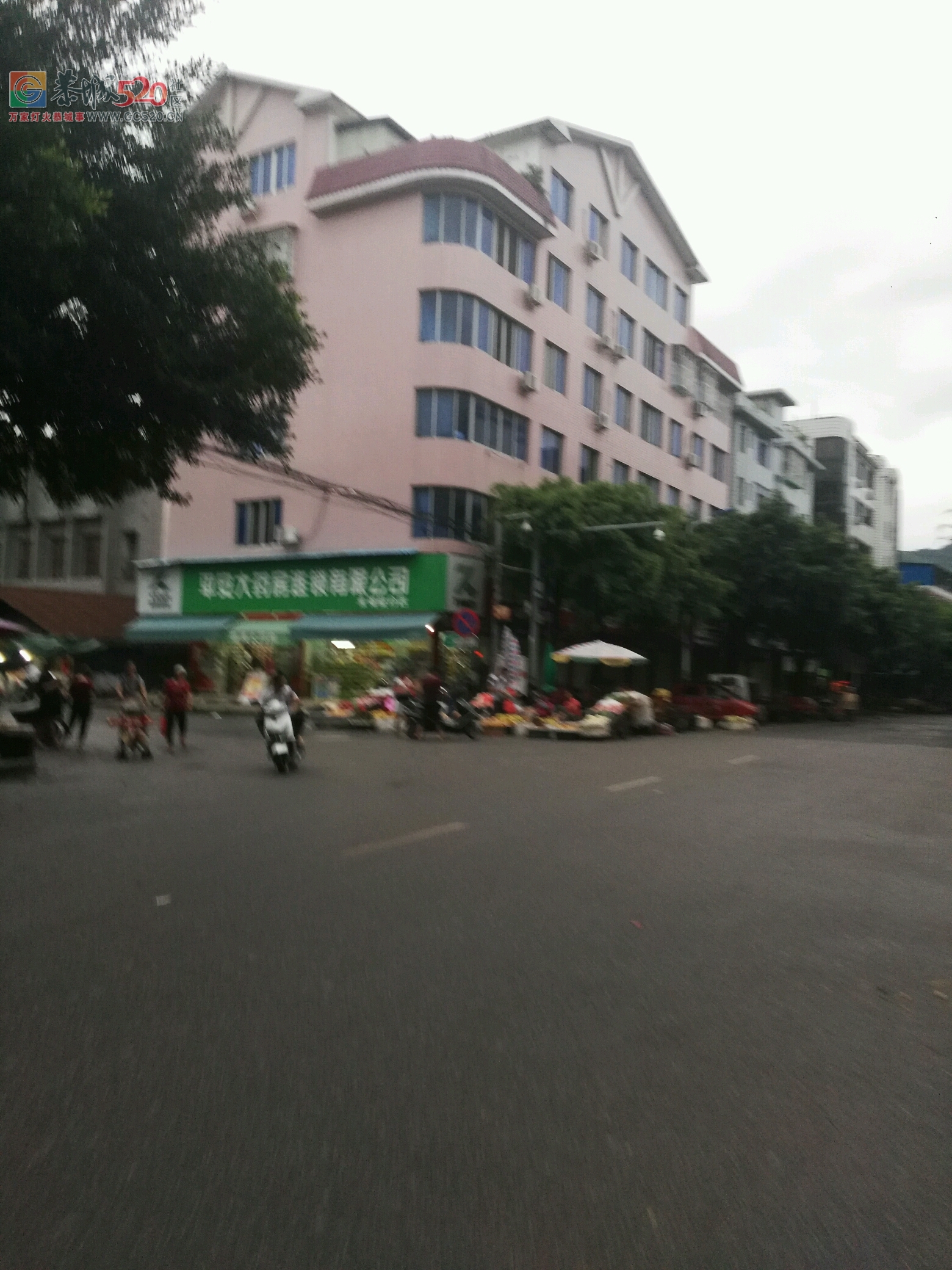 位于二十四米街食品公司综合楼二楼（三房一厅一厨一卫）出租，300 / 作者:crrd / 帖子ID:232514