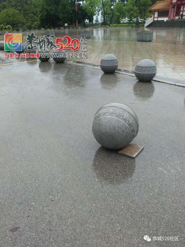 【恭城身边事】中心广场旁宵夜摊占用公共停车位；万福嘉园小区某住户经常从楼上乱...520 / 作者:社区小编 / 帖子ID:233138