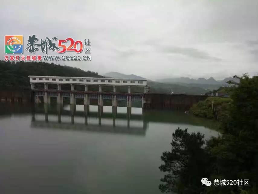 【峻山水库最新溢洪信息】今日（7月3日）凌晨00:10峻山水库开始溢洪；滨江苑大水还...158 / 作者:社区小编 / 帖子ID:233154