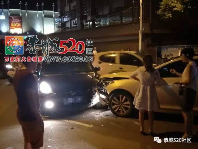 【车祸】昨晚文武路两女司机驾车发生碰撞；莲花独石路口一面包车疑似酒驾，四脚侧...856 / 作者:社区小编 / 帖子ID:233301