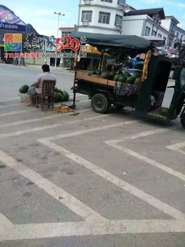 【恭城身边事】莲花往三江和同安路段十字路口又有人在摆摊；龙虎陈家村发生车祸，...8 / 作者:社区小编 / 帖子ID:233801