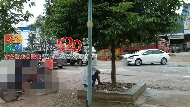 【恭城身边事】莲花往三江和同安路段十字路口又有人在摆摊；龙虎陈家村发生车祸，...275 / 作者:社区小编 / 帖子ID:233801
