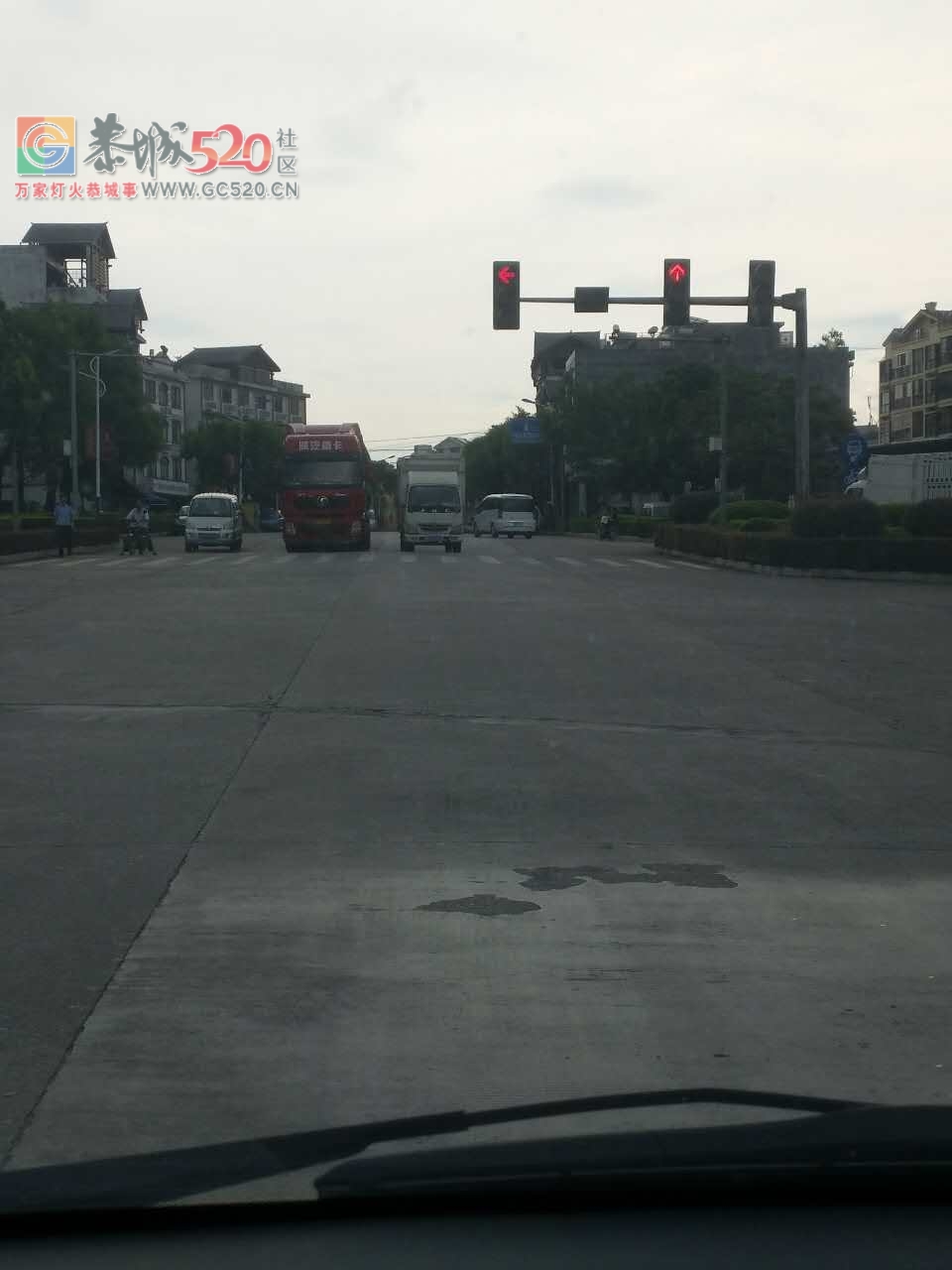 新车站红绿灯终于好了736 / 作者:jphzy / 帖子ID:234116