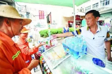 刚刚，37℃高温，恭城街头发生的真实一幕，必须告诉大家！55 / 作者:社区小编 / 帖子ID:234171