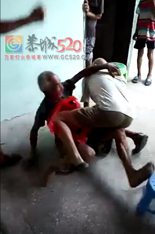 西岭某村两个老人家吃了两碗被的事情奏，打起架子来！798 / 作者:西界 / 帖子ID:234446