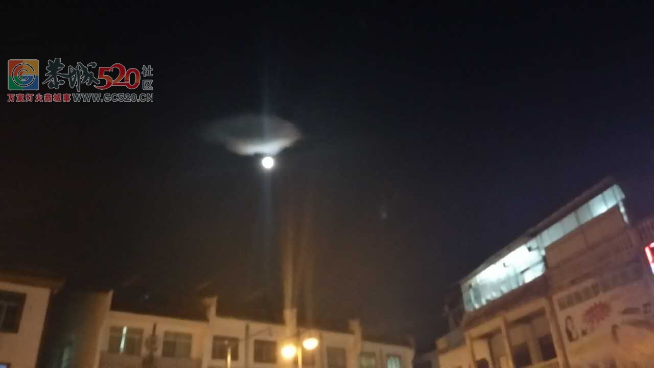 县医院小广场晚上惊现小奇观！！649 / 作者:小雅姐姐 / 帖子ID:234652