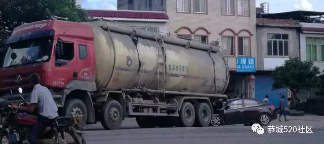 【车祸】 莲花东寨路段一货车撞上电单车，一老人受伤丨 虎尾加油站一湘M牌小车撞上...961 / 作者:社区小编 / 帖子ID:235266
