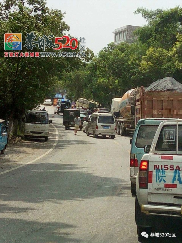 恭城孟家路口一江永班为避让“打屁虫”发生车祸，“打屁虫”司机重伤949 / 作者:社区小编 / 帖子ID:235702