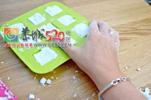 马桶水箱里放这个 再也不用刷马桶了！还省下大笔水费63 / 作者:花开似花落、 / 帖子ID:235938