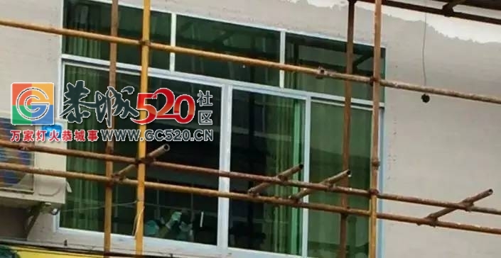【注意】栗木街房屋外搭钢管架成了小偷的&amp;quot;楼梯&amp;quot;61 / 作者:社区小编 / 帖子ID:235963