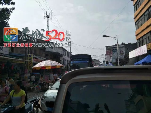 【恭城身边事】栗木街该拿什么拯救你|新车站今早掉下一个大家伙576 / 作者:社区小编 / 帖子ID:236453