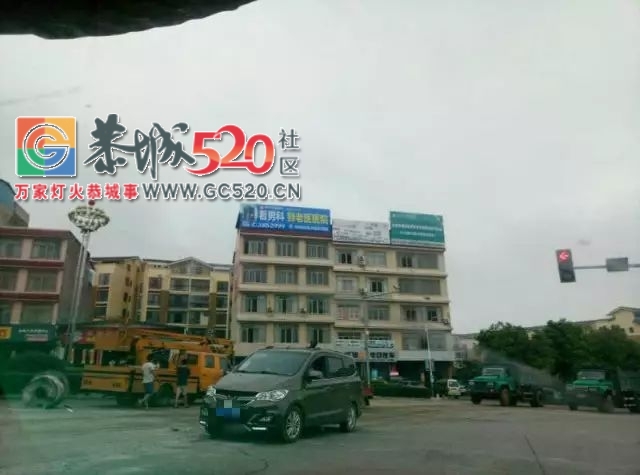 【恭城身边事】栗木街该拿什么拯救你|新车站今早掉下一个大家伙113 / 作者:社区小编 / 帖子ID:236453