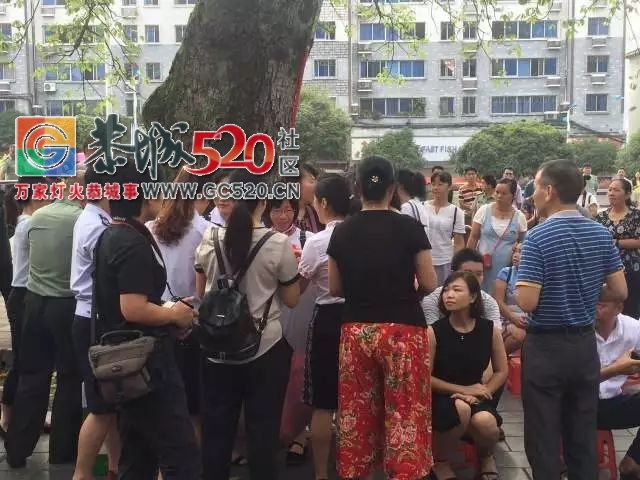 恭城举行新兵入伍欢送仪式 | 91名热血男儿光荣踏上军旅征程！126 / 作者:社区小编 / 帖子ID:236485