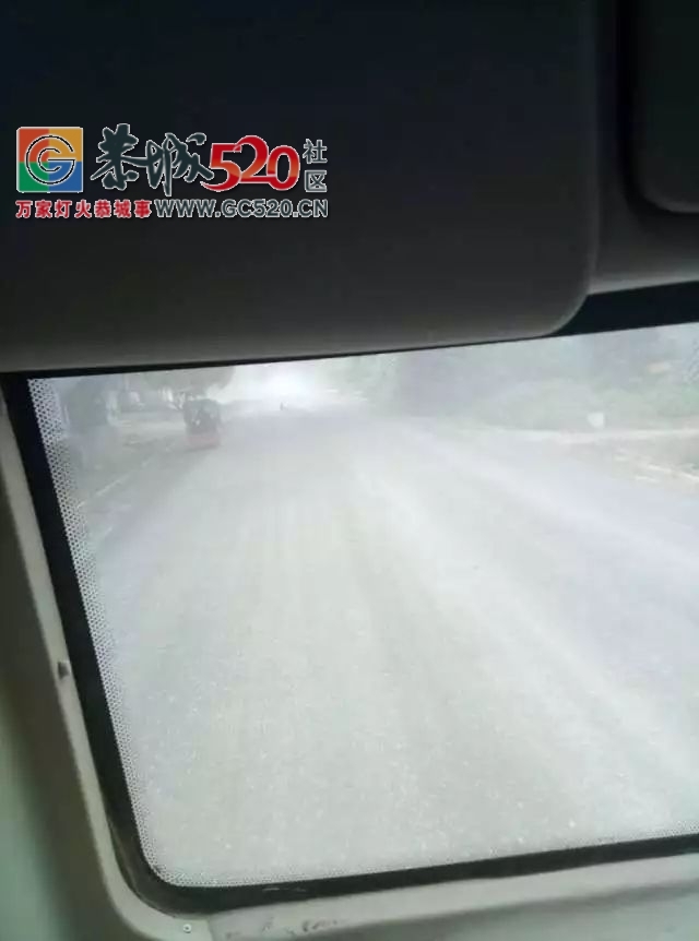 可怕！龙虎麒麟山路口竟成了这副模样| 洲塘：部分司机请把你的素质捡起来939 / 作者:社区小编 / 帖子ID:236522
