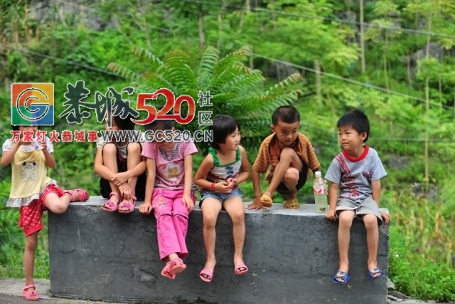 今天，致敬老师！西岭刘让辉老师大瑶山里默默耕耘40年只为孩子们不失去学习的机会304 / 作者:社区小编 / 帖子ID:236551