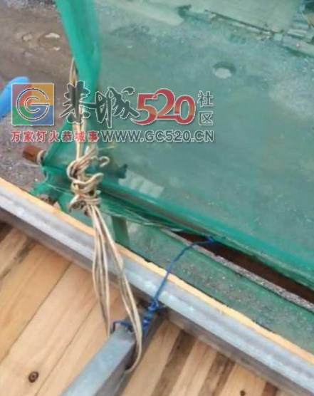 栗木房屋外墙规划建设搭架不规范，安全隐患大|政府修路助扶贫 民生工程暖人心996 / 作者:社区小编 / 帖子ID:236600