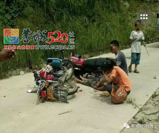 莲花两摩托车拐弯处相撞，一男子当场昏迷|栗木这凯浓烟滚滚，这铲车“火了”662 / 作者:社区小编 / 帖子ID:236815