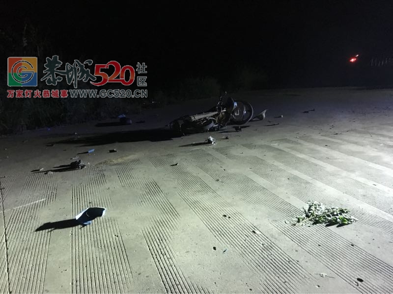 莲花镇坪岭村往罗带村路口今天18：15左892 / 作者:瞬间的心动 / 帖子ID:237133