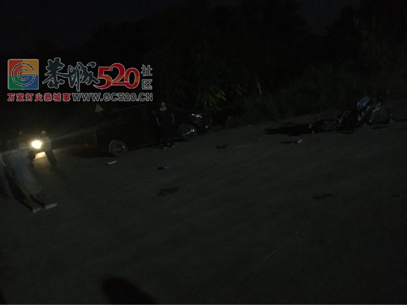 莲花镇坪岭村往罗带村路口今天18：15左689 / 作者:瞬间的心动 / 帖子ID:237133