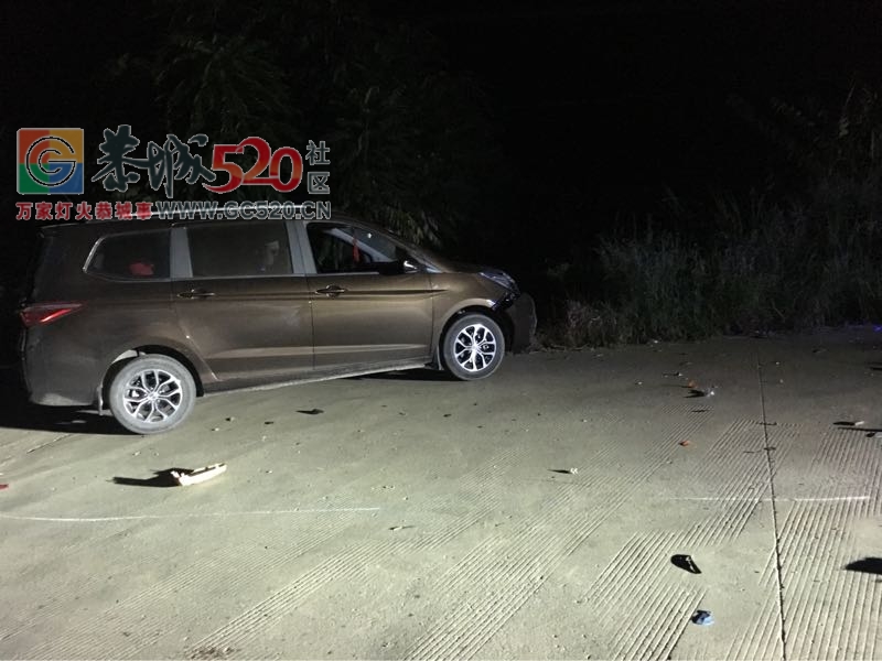 9月23莲花镇坪岭村路口交通事故256 / 作者:瞬间的心动 / 帖子ID:237134
