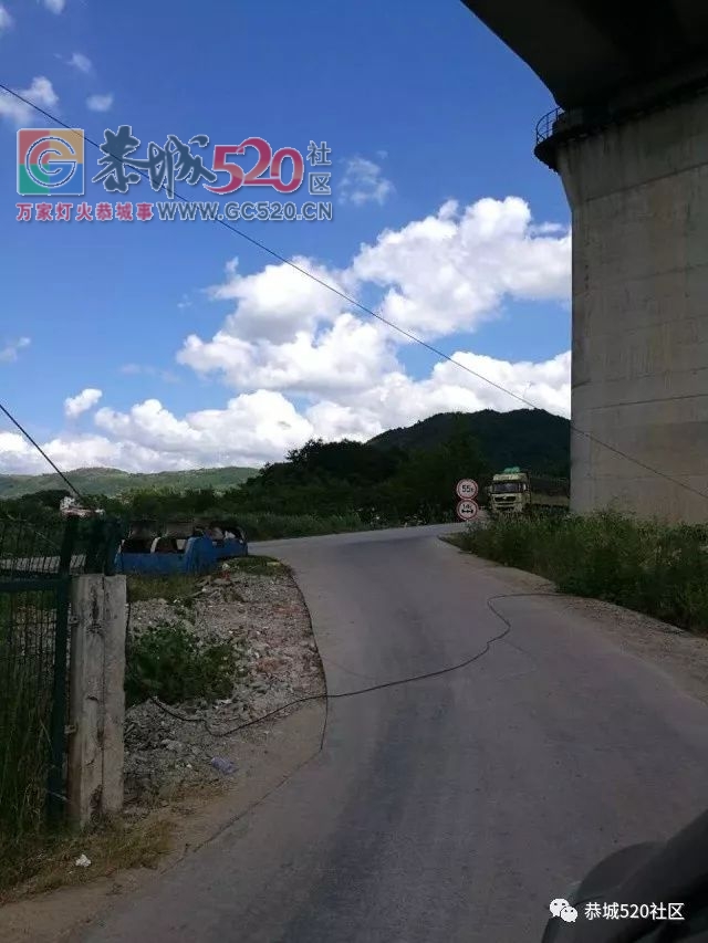 昨夜不少司机在这走了“牛屎运”|孟家桥头电缆线掉落望处理243 / 作者:社区小编 / 帖子ID:237185
