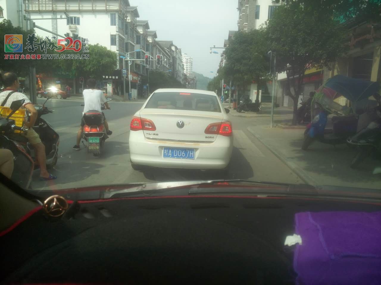 曝光昨天在十字街遇到的这种没素质的司机557 / 作者:纯粮正宗土鸡 / 帖子ID:237252