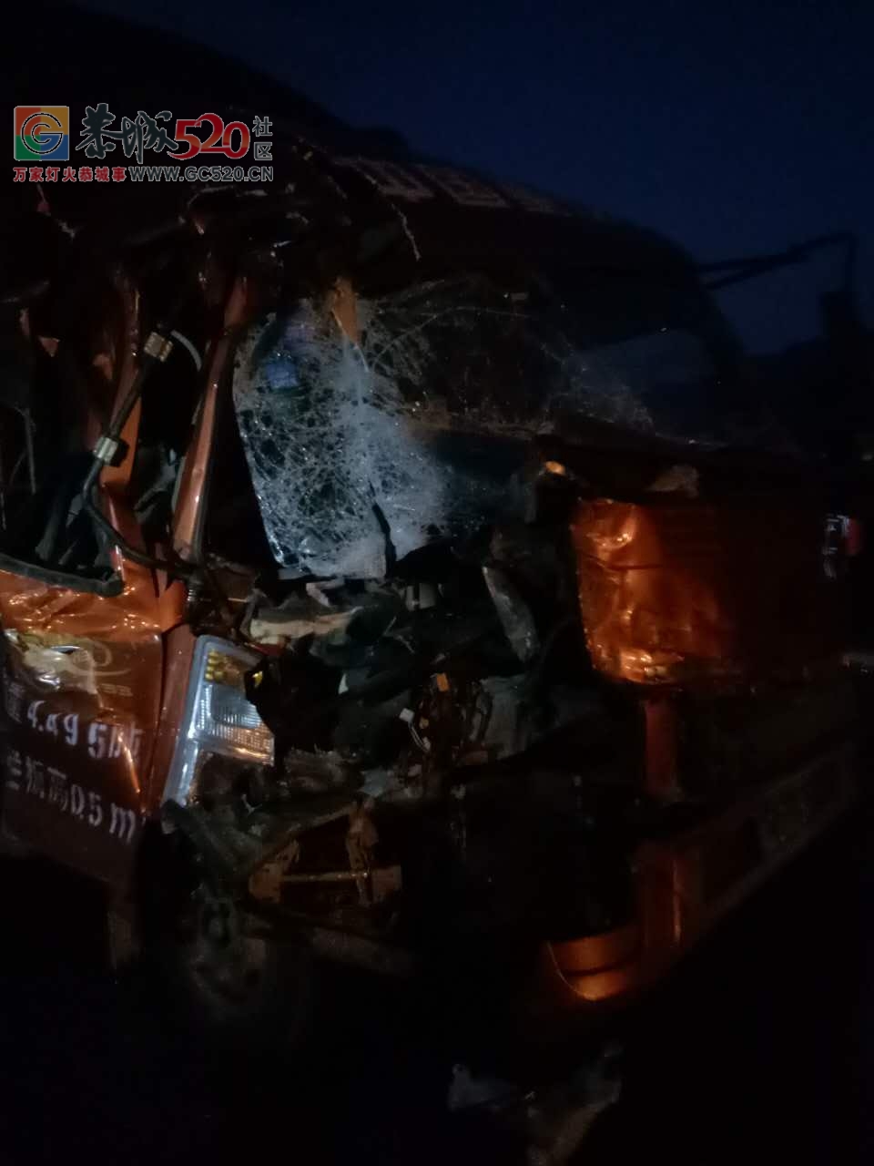 昨天晚上六点半左右，九板发生车货！380 / 作者:丽丽看花 / 帖子ID:237388