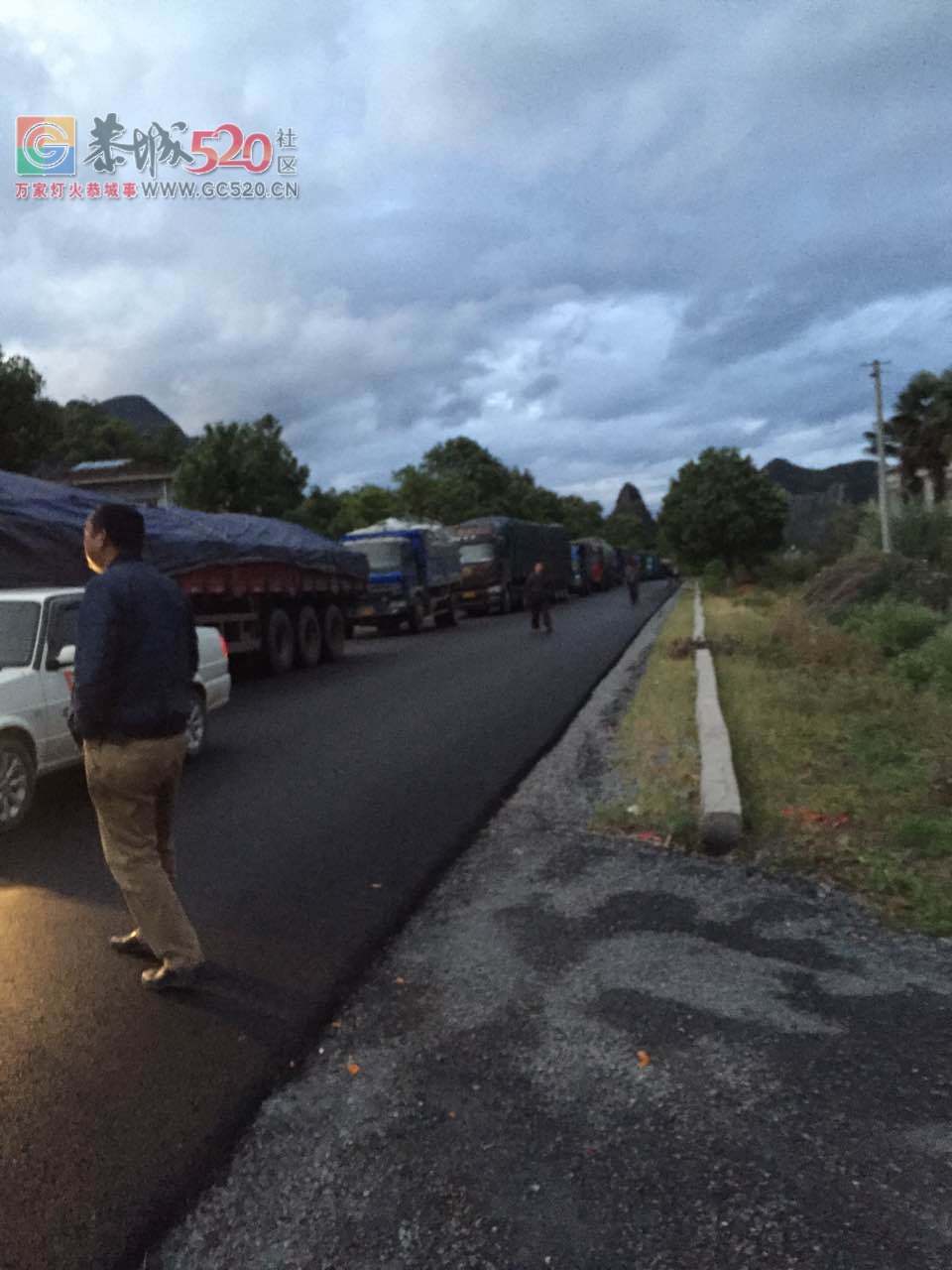 嘉会九板，又出车祸，堵了好久！17 / 作者:看清所以看轻 / 帖子ID:237717