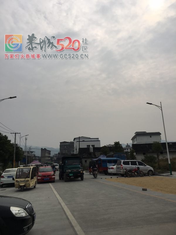 栗木街又爆占道！--谷子占了半条公路455 / 作者:登山涉水 / 帖子ID:237999