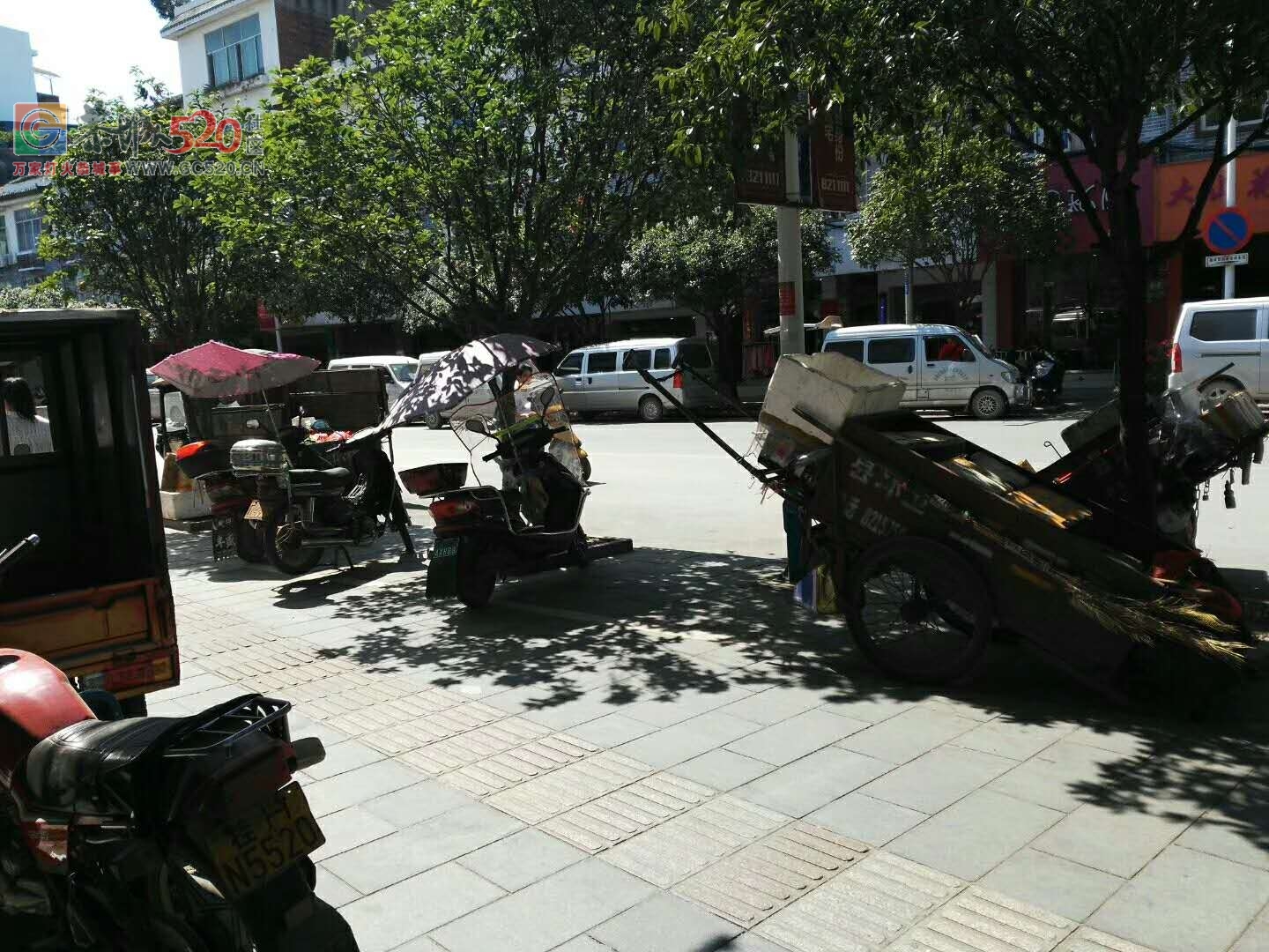 茶江剧院门口己经成垃圾堆了90 / 作者:恭城栗木人 / 帖子ID:238114