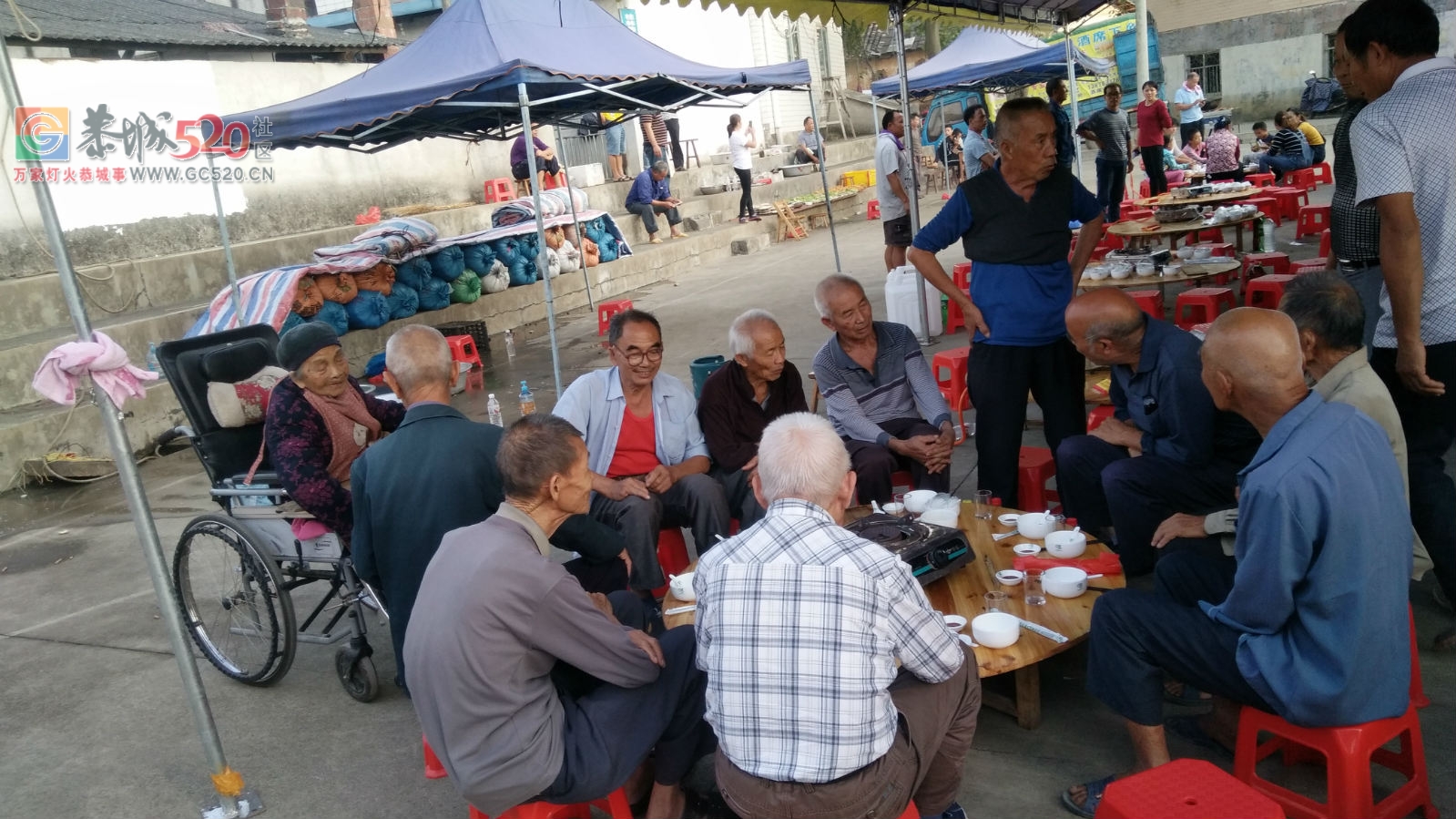 “老吾老以及人之老”———巨塘村105岁老人微笑参加宴席！！590 / 作者:xiaoxiong99 / 帖子ID:238294
