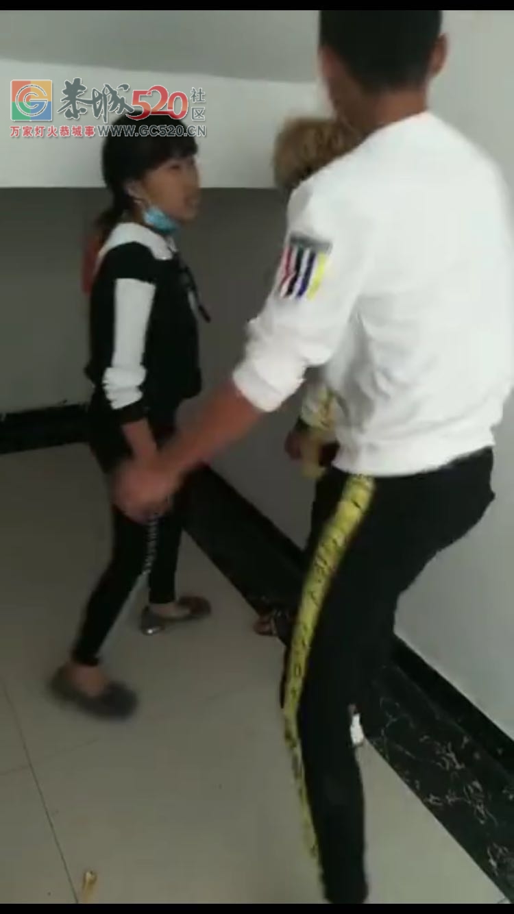 粤华世纪星城电影楼下，这一男一女真猛！！619 / 作者:高负帅 / 帖子ID:238301