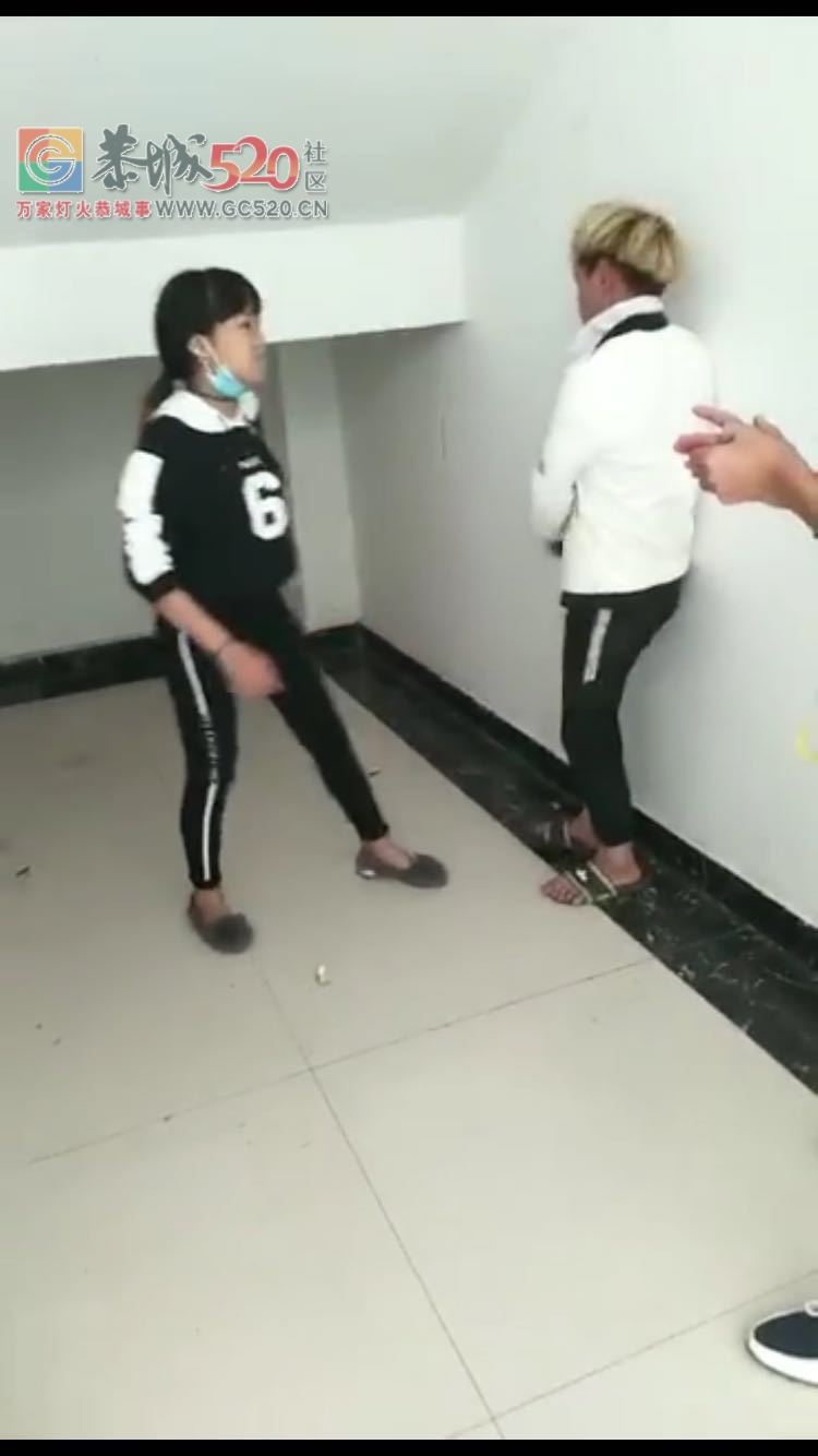 粤华世纪星城电影楼下，这一男一女真猛！！911 / 作者:高负帅 / 帖子ID:238301