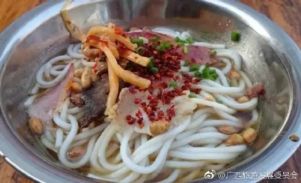 【广西米粉美味又丰富，让你连吃一个月都不重样！】来广西就要吃米粉，要吃螺蛳粉...732 / 作者:单身狗的生活 / 帖子ID:238518