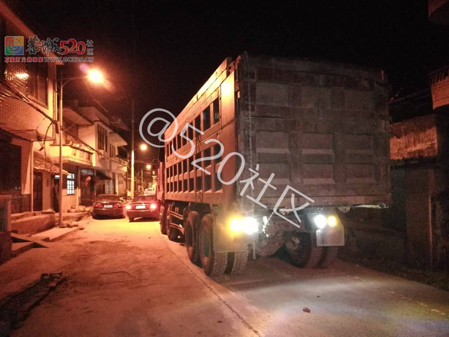 拉沙车不分昼夜，不仅影响交通和夜间安宁，还一路不断掉沙，满地狼藉！！144 / 作者:雨打芭蕉残 / 帖子ID:238582