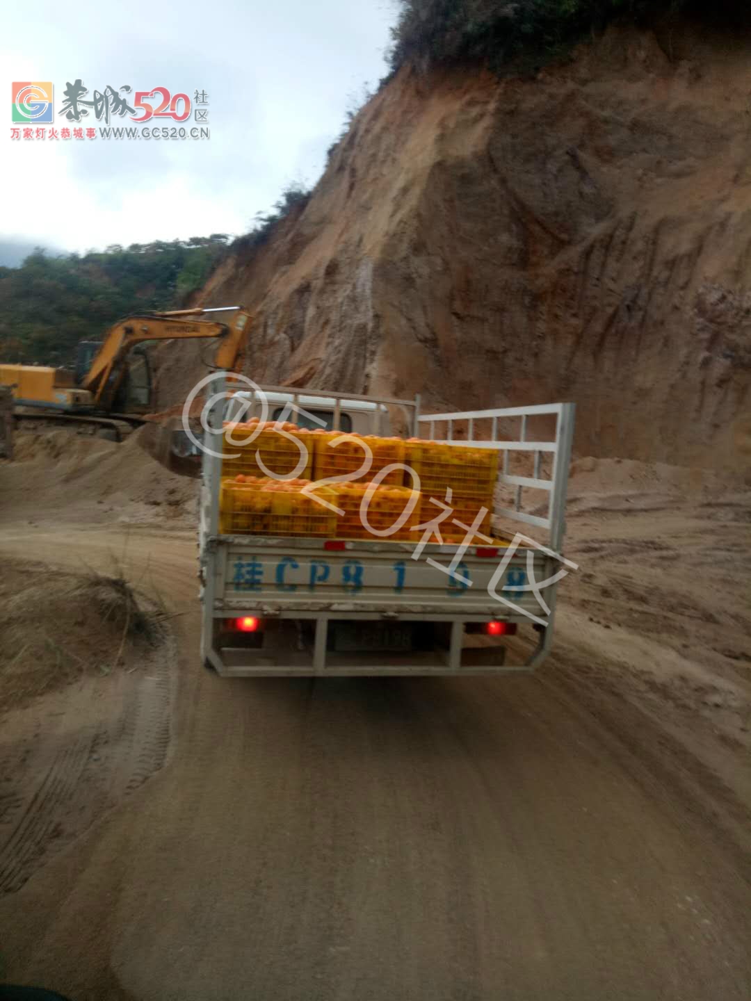 莲花镇胜洞村有人开采山沙，严重影响村民出行264 / 作者:碧澄匀 / 帖子ID:241240