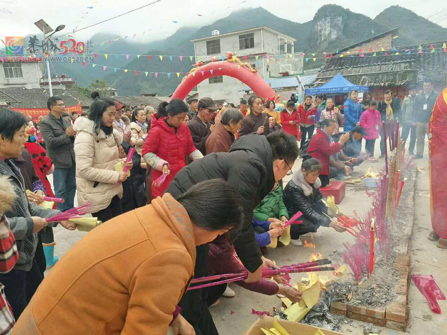 观音乡杨梅村成功举办梅山文化节暨高龙庙会神佛开光196 / 作者:恭城蚂蜂 / 帖子ID:246384