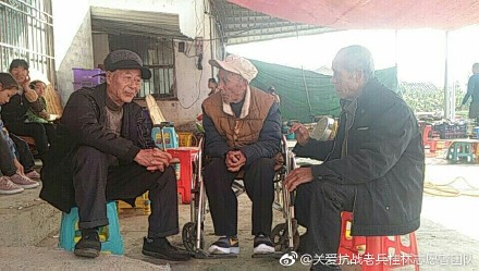 抗战老兵梁吉昌爷爷的百岁大寿，志愿者们前往恭城为爷爷贺寿109 / 作者:歌声回荡 / 帖子ID:246445