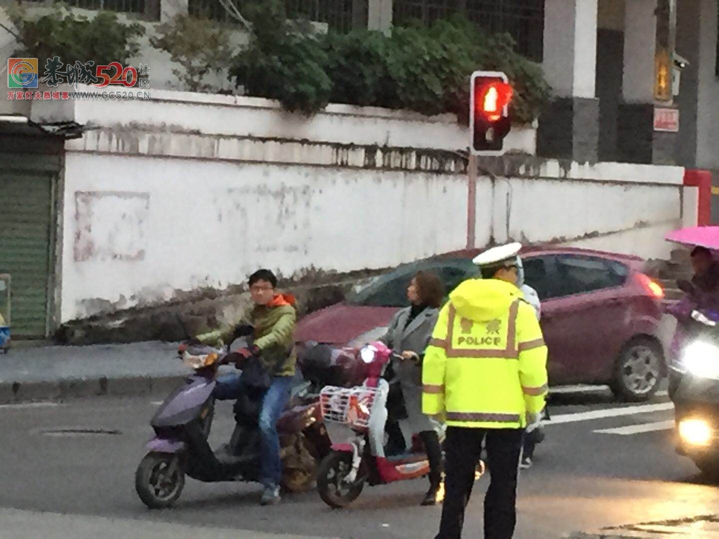 恭城街的交警叔叔，辛苦了！！227 / 作者:三江黄坪 / 帖子ID:246767