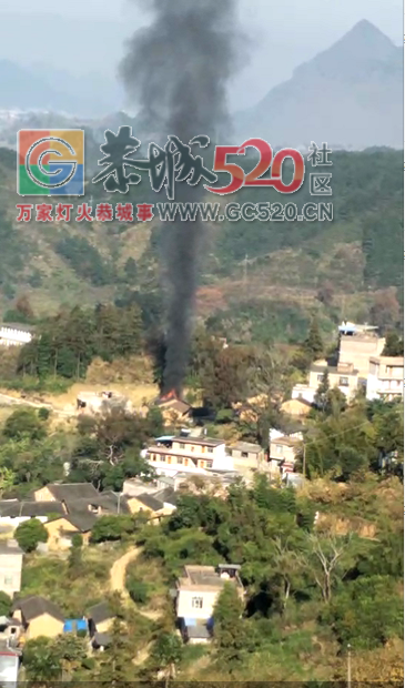 早上10点莲花崇岭村，一家民房因电线老化突然起火，整座大屋烧成灰尽527 / 作者:thkfh / 帖子ID:257950