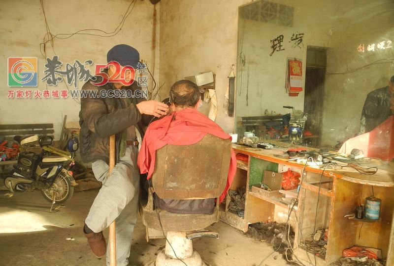 我们有什么理由对生活绝望？致敬恭城嘉会“脚坚强”理发师王师傅56 / 作者:脚踏实地 / 帖子ID:258234