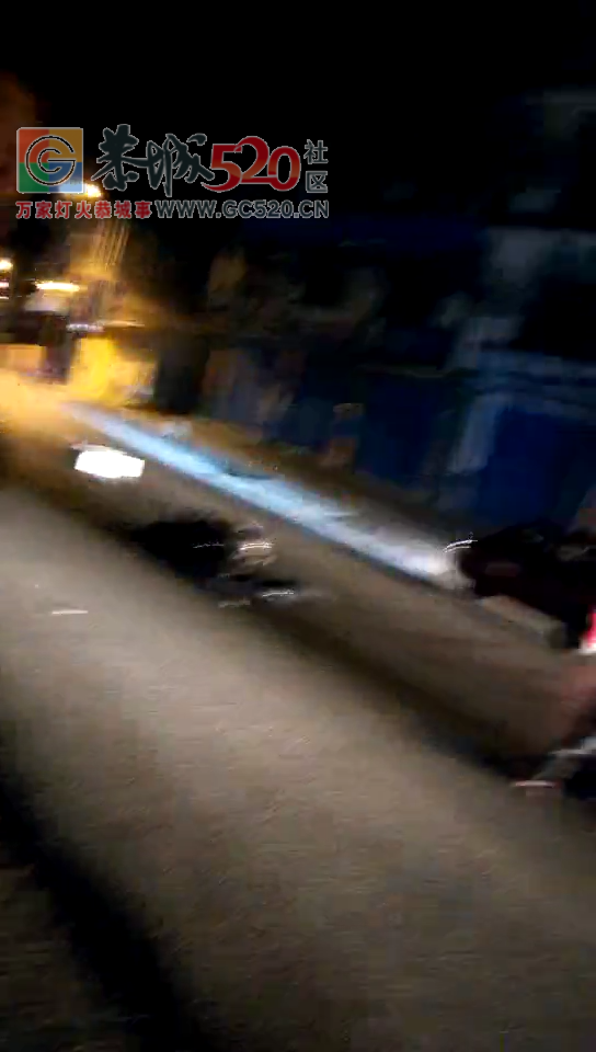 桥头发生车祸！打屁虫撞越野车！486 / 作者:等风十里 / 帖子ID:259947